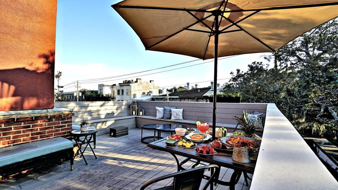 Sprawling Penthouse With Rooftop Deck Blocks From The River Savannah Bagian luar foto